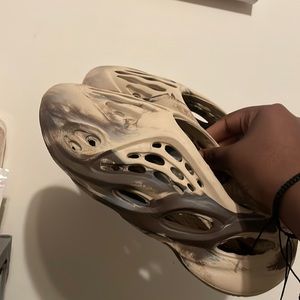 YZY Foam Runner.